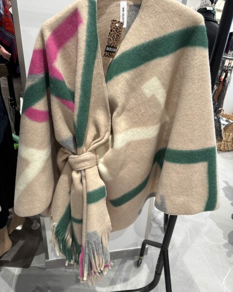 cap-38N5M3jxmf Veste pancho ceinturée à motifs colorés