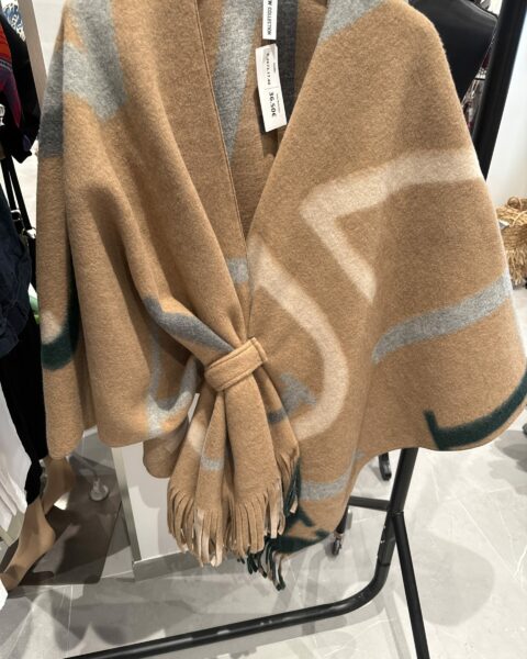 product-name-8vBhgwrqYh Veste pancho ceinturée à motifs colorés