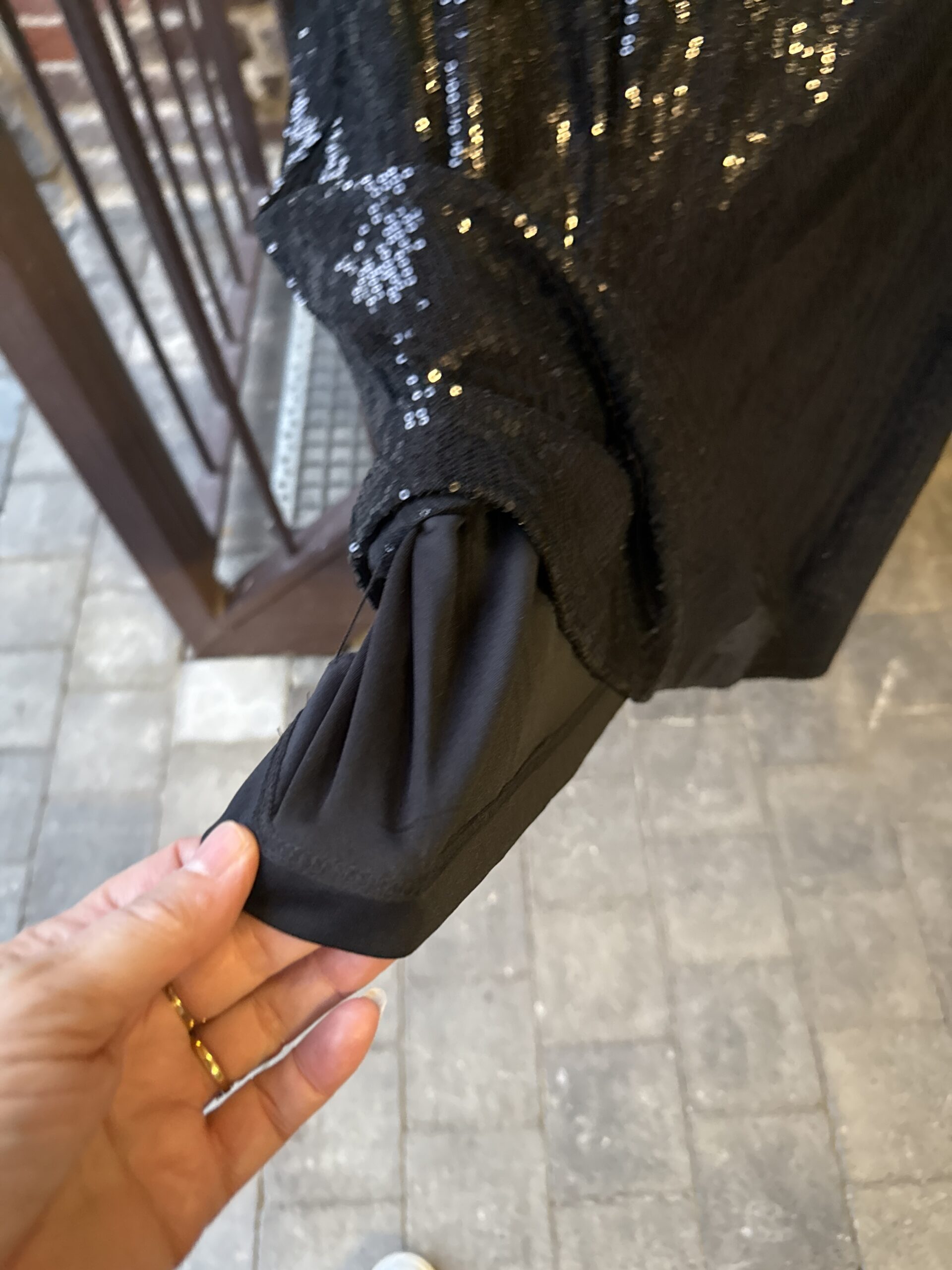 Robe noire à sequins – Camaïeu ✨ – Image 3