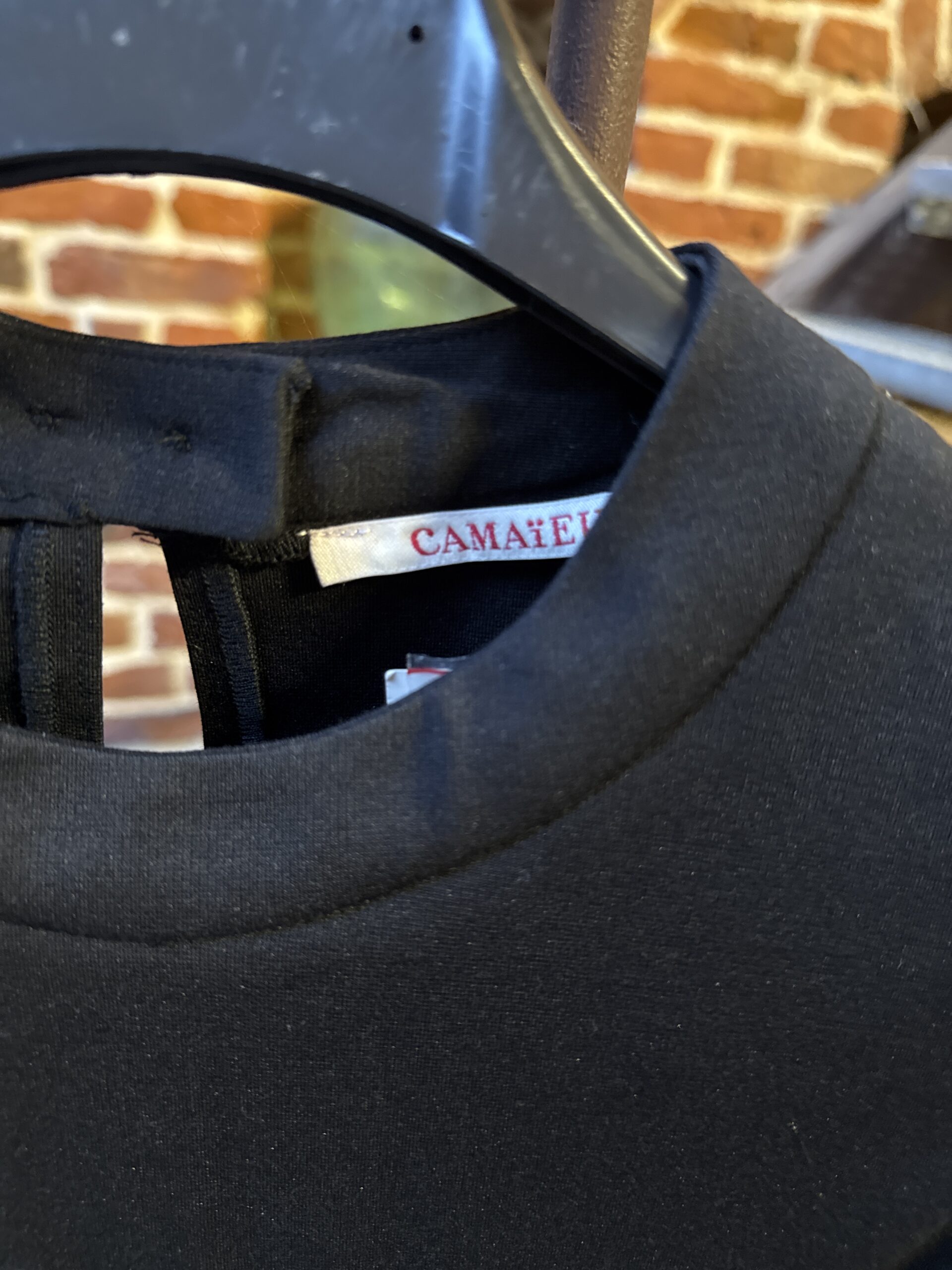 Robe noire chic sans manches – Camaïeu 🖤 – Image 2