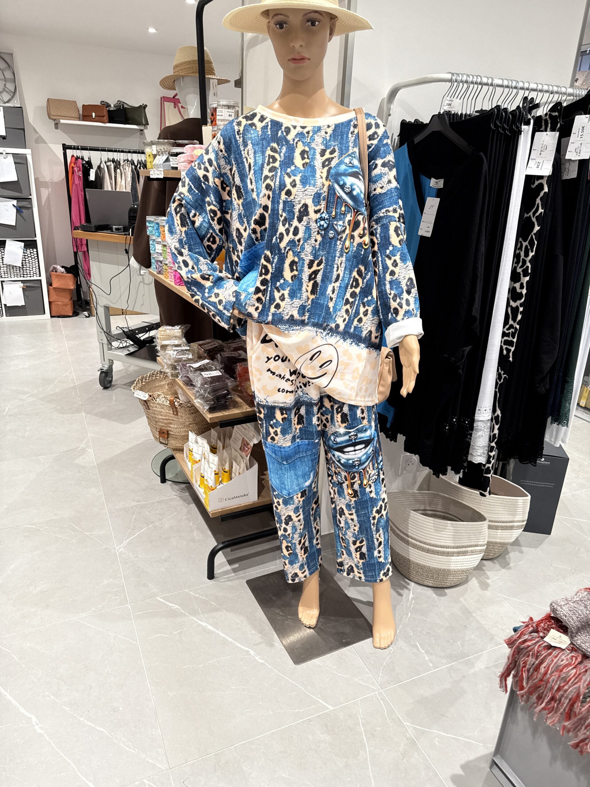 Ensemble intérieur imprimé denim et léopard – Image 2