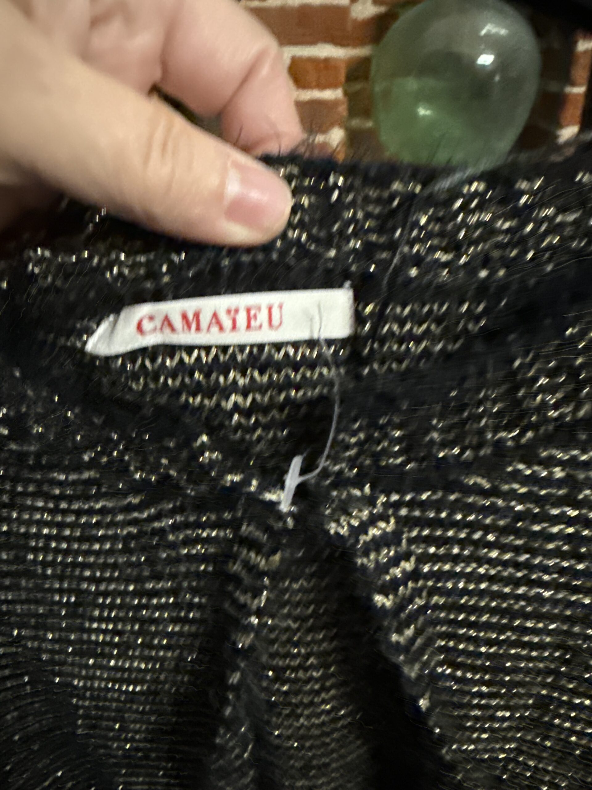 Veste maille fantaisie noire et dorée – Camaïeu ✨ – Image 3
