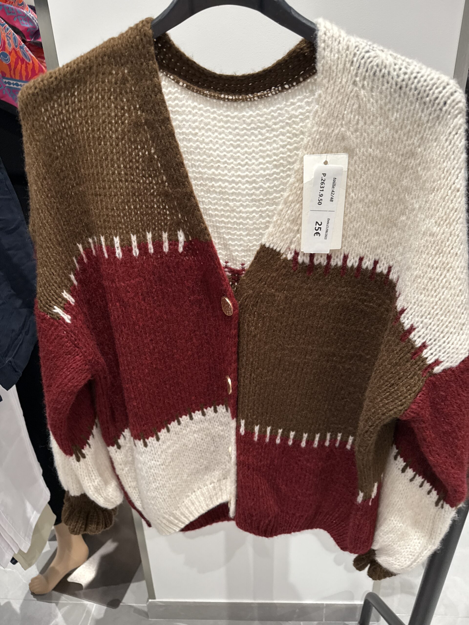 Gilet color block bordeaux, beige et marron