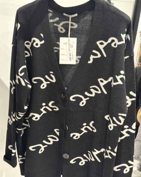 product-name-dYos0KaauI Gilet beige imprimé “Paris” – 2W Paris